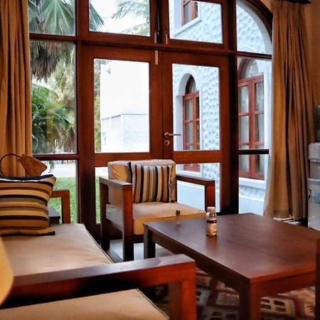Mbili Kuwili Studio Suites Praia de Diani Exterior foto