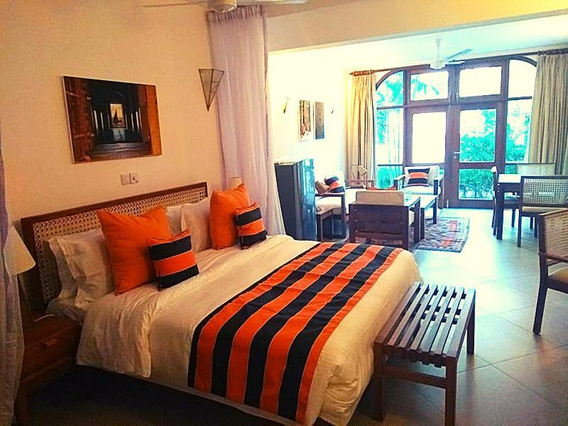 Mbili Kuwili Studio Suites Praia de Diani Exterior foto