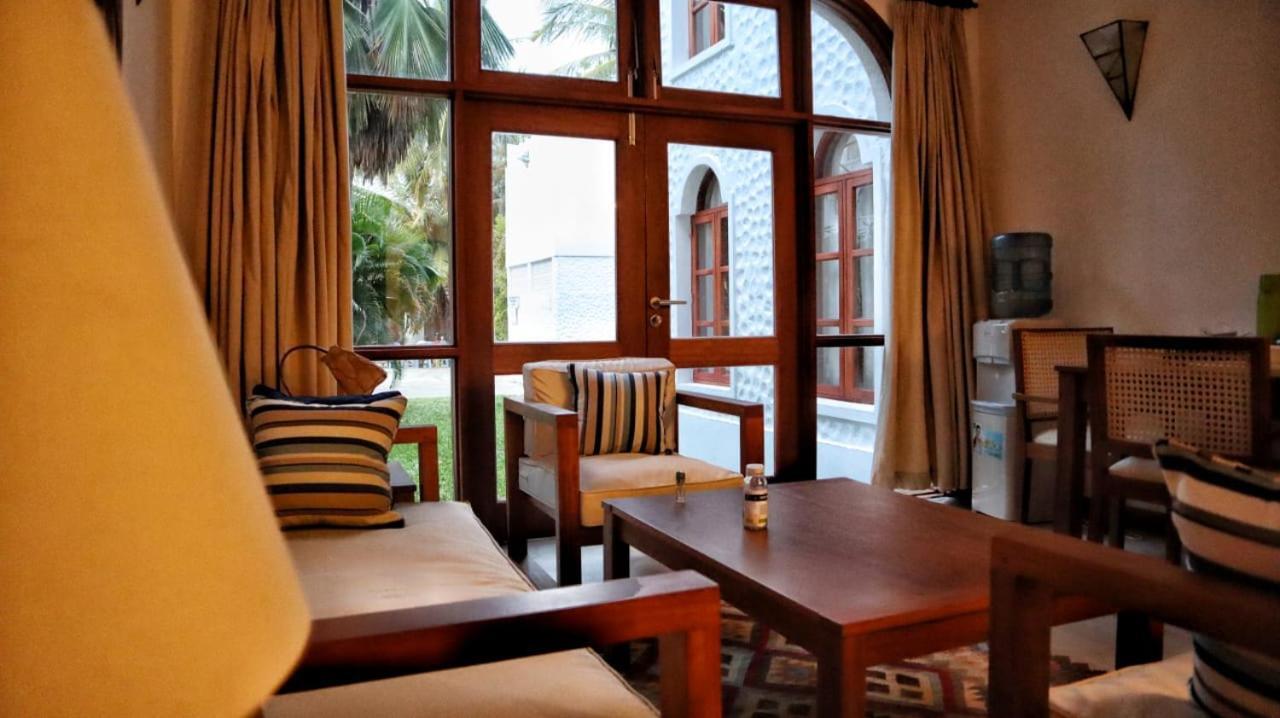 Mbili Kuwili Studio Suites Praia de Diani Exterior foto